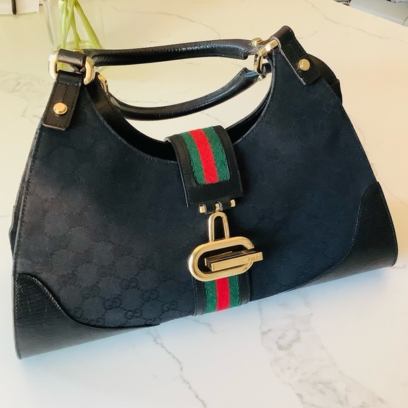 MODERN SEXY AUTHENTIC GUCCI GG MONOGRAM PURSE π₯